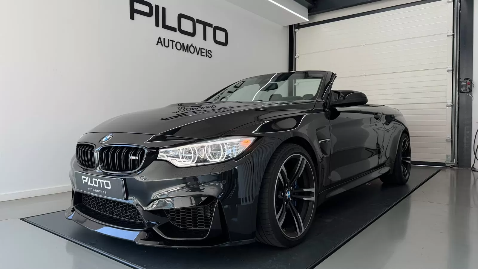 BMW M4 Auto