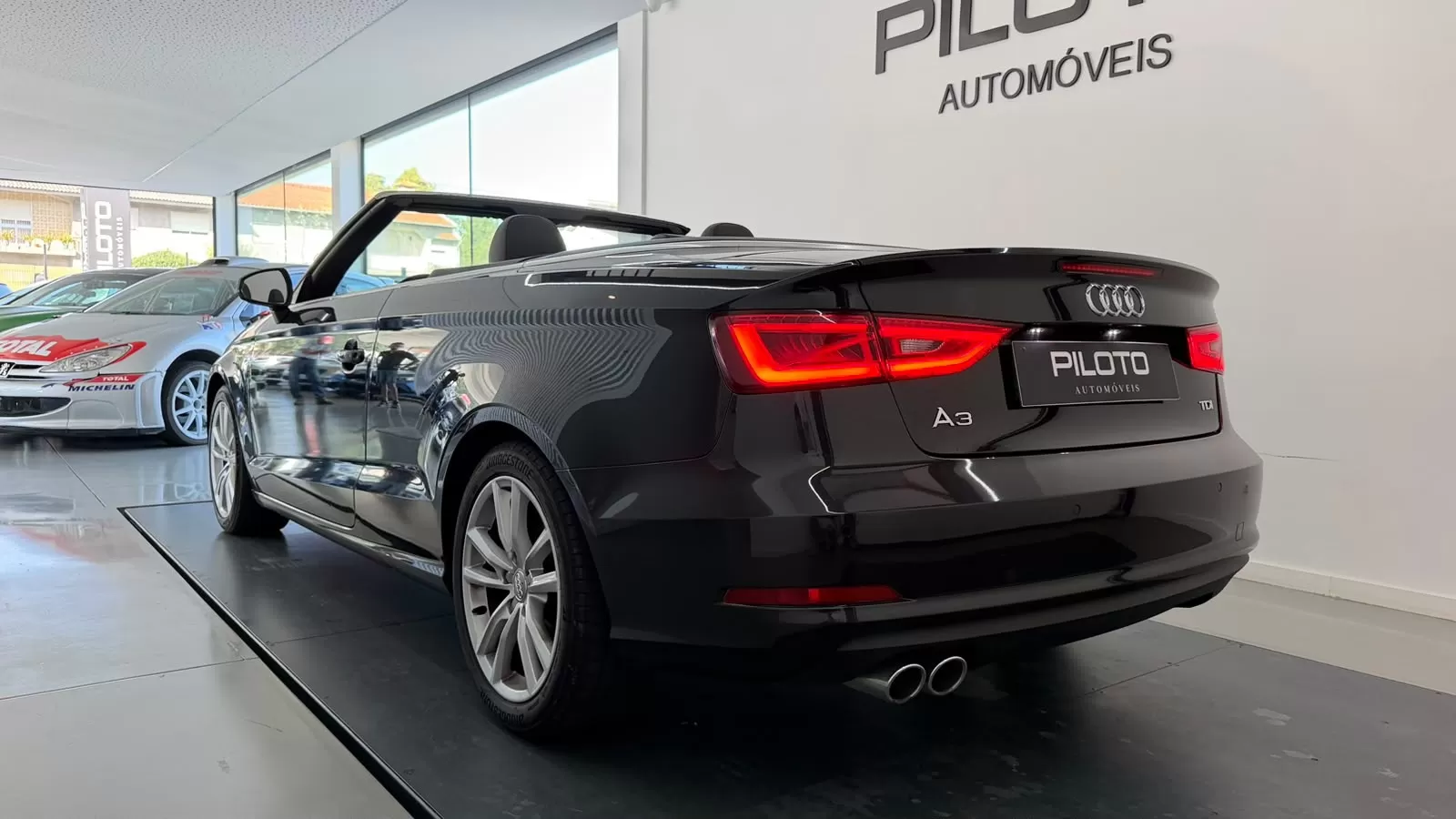 Audi A3 Cabrio 2.0 TDi Sport - foto 8