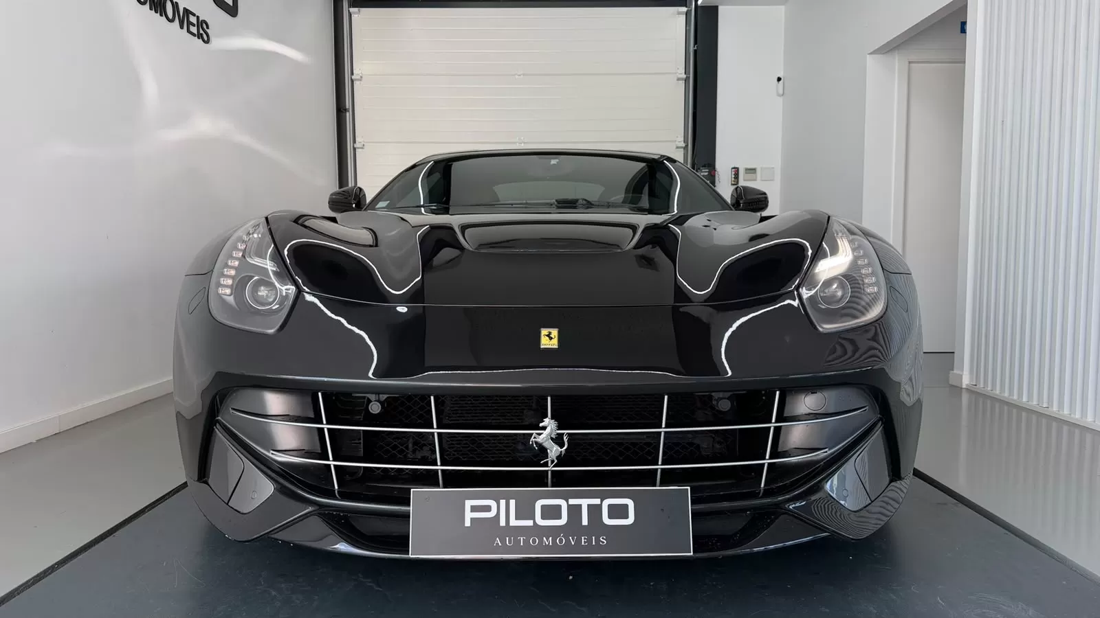 Ferrari F12 Berlinetta 6.3 V12 - foto 4