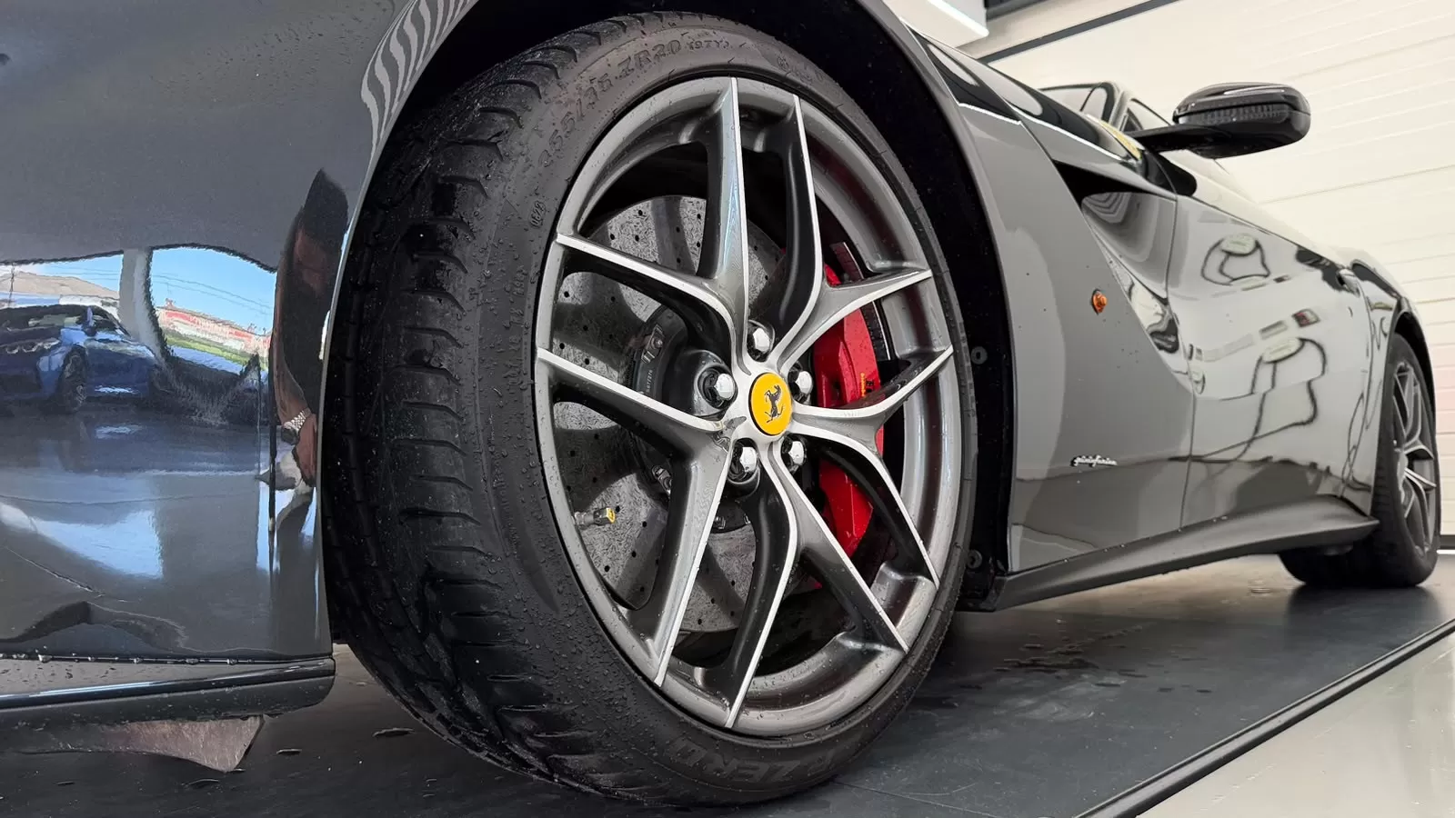 Ferrari F12 Berlinetta 6.3 V12 - foto 7