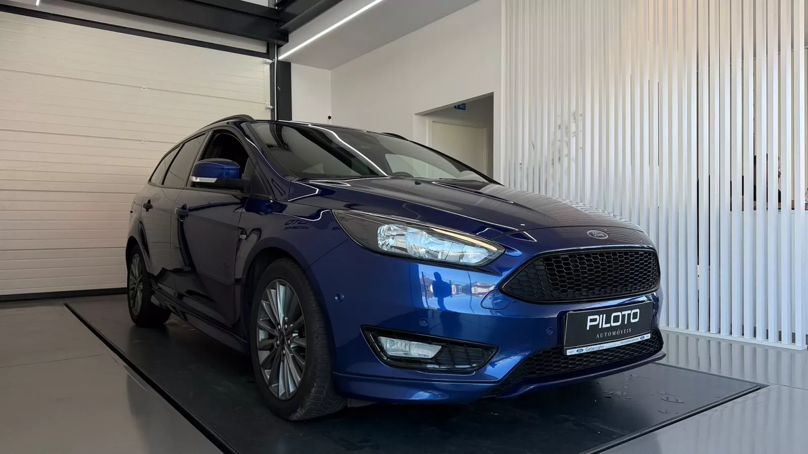 Ford Focus SW 1.0 EcoBoost ST-Line - foto 5