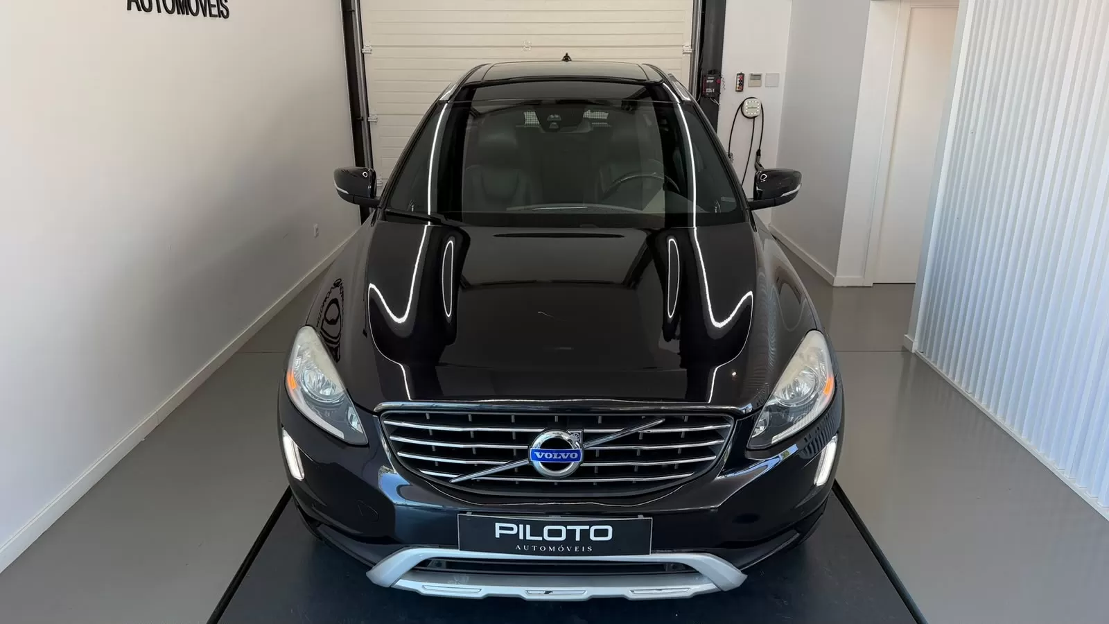 Volvo XC 60 2.0 D4 Momentum - foto 3