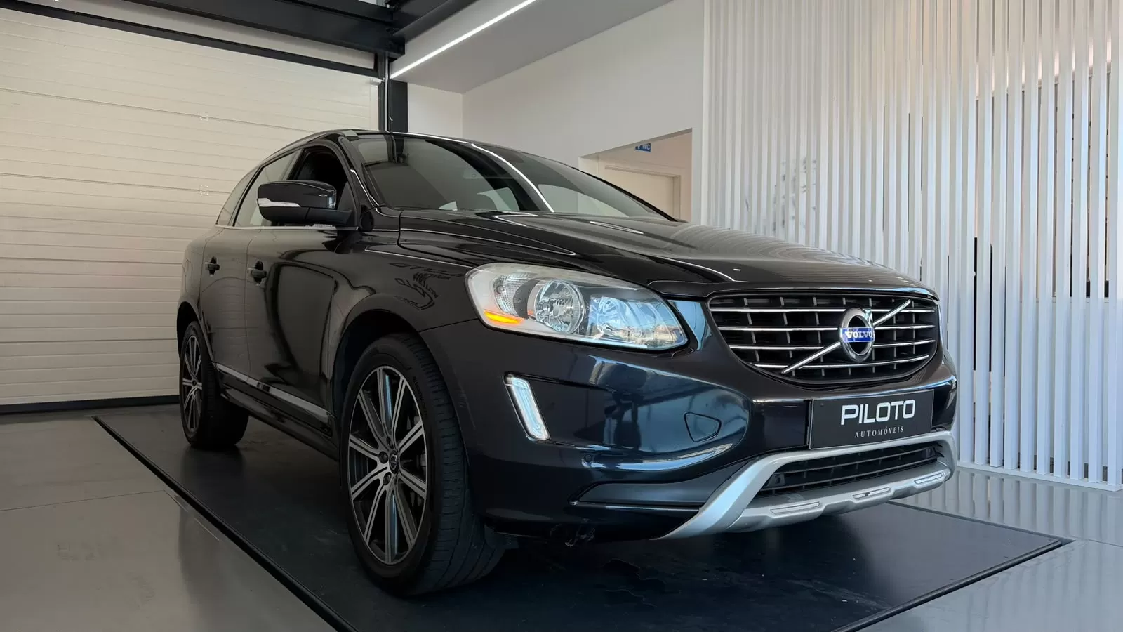 Volvo XC 60 2.0 D4 Momentum - foto 4