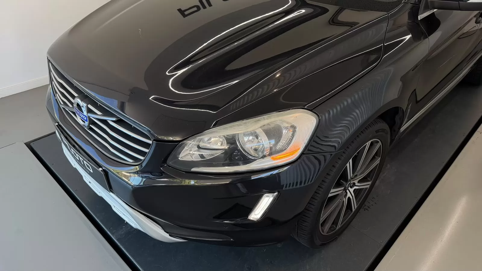 Volvo XC 60 2.0 D4 Momentum - foto 5