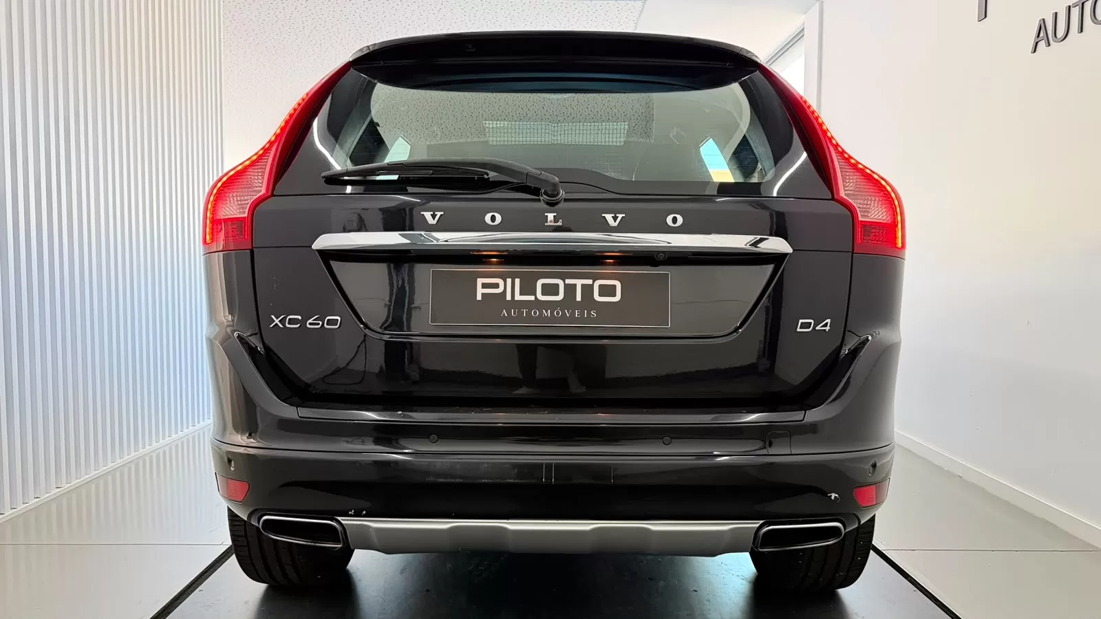 Volvo XC 60 2.0 D4 Momentum - foto 8