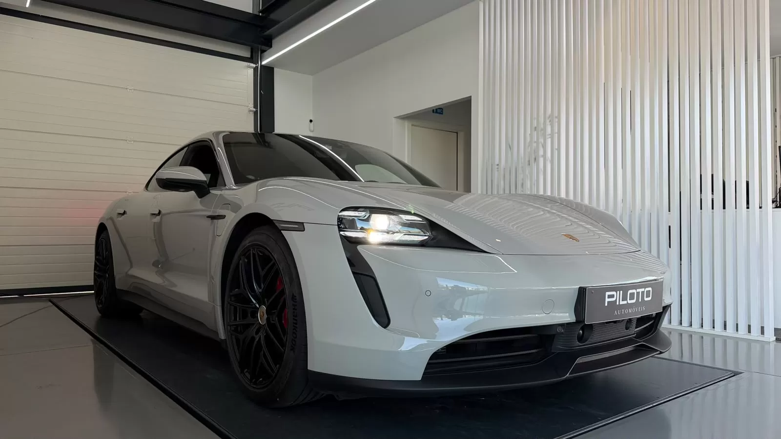 Porsche Taycan 4s - foto 6