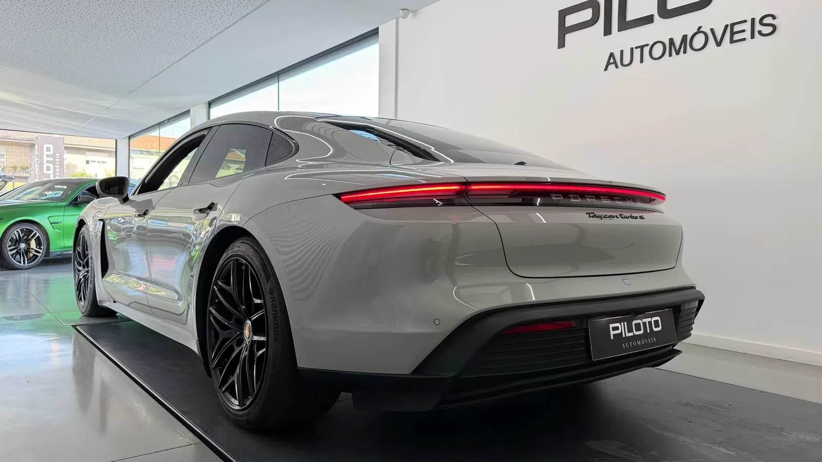 Porsche Taycan 4s - foto 7