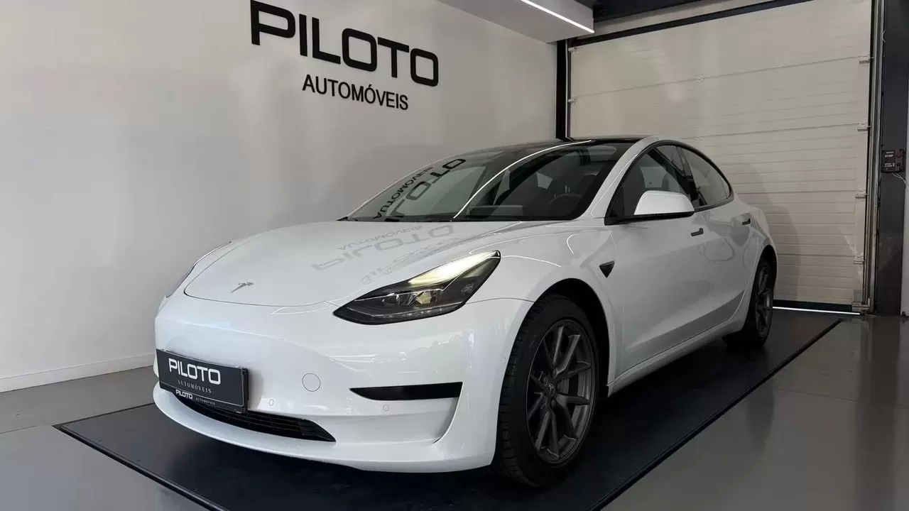 Tesla Model 3 Standard RWD