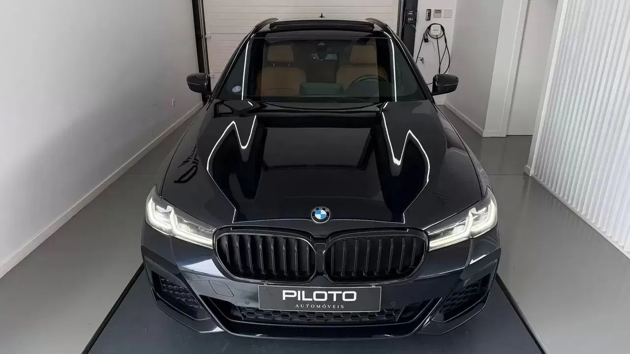 BMW 530e e Pack Desportivo M - foto 3