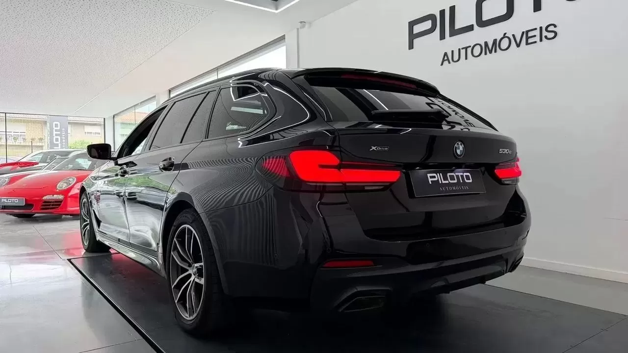 BMW 530e e Pack Desportivo M - foto 6