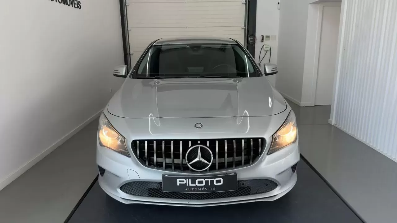 Mercedes-Benz CLA 180 d Shooting Brake Urban - foto 3