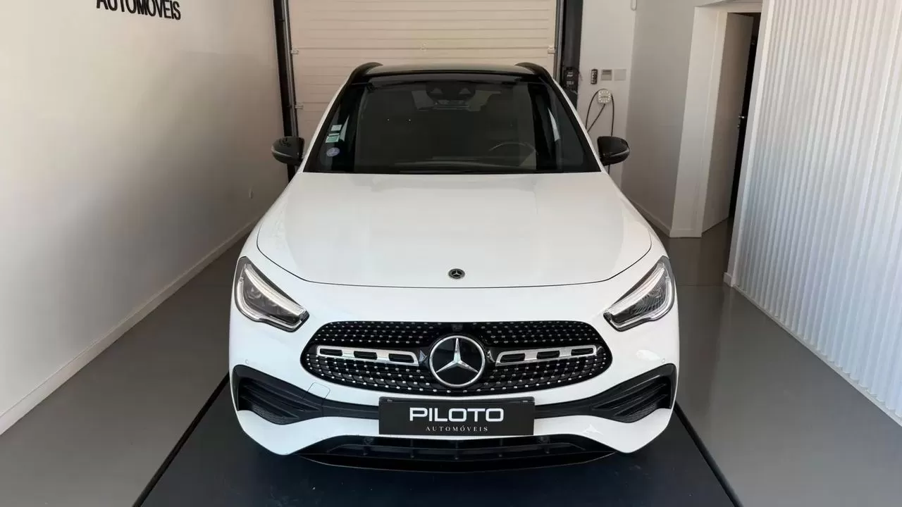 Mercedes-Benz GLA 250 e AMG Line - foto 3