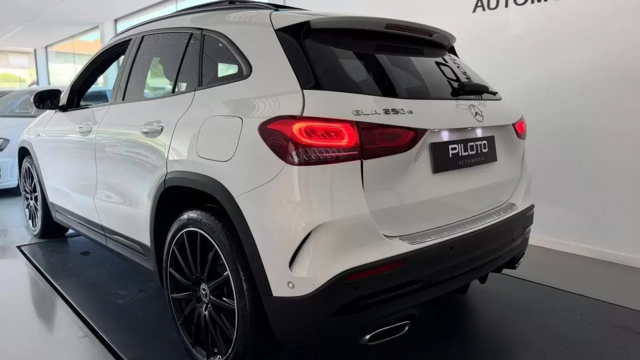 Mercedes-Benz GLA 250 e AMG Line - foto 6