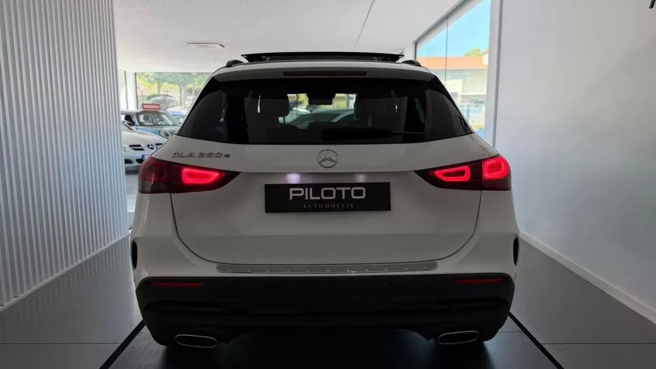 Mercedes-Benz GLA 250 e AMG Line - foto 8