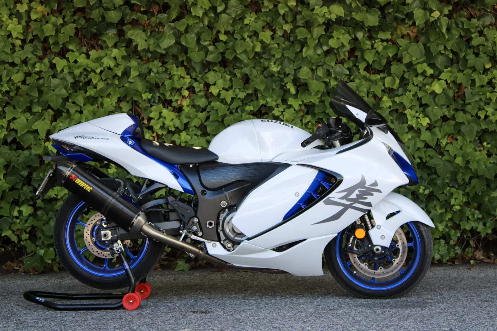 Suzuki GSX  1300 R Hayabusa - foto 2