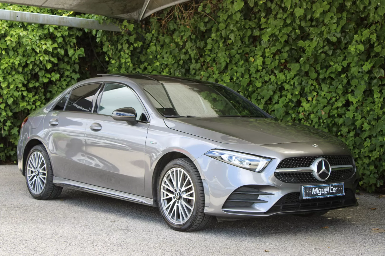 Mercedes-Benz A 250 Limousine e AMG Line