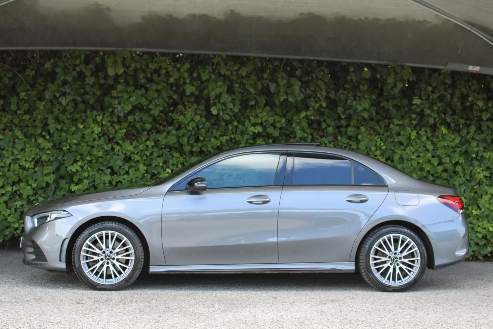Mercedes-Benz A 250 Limousine e AMG Line - foto 7