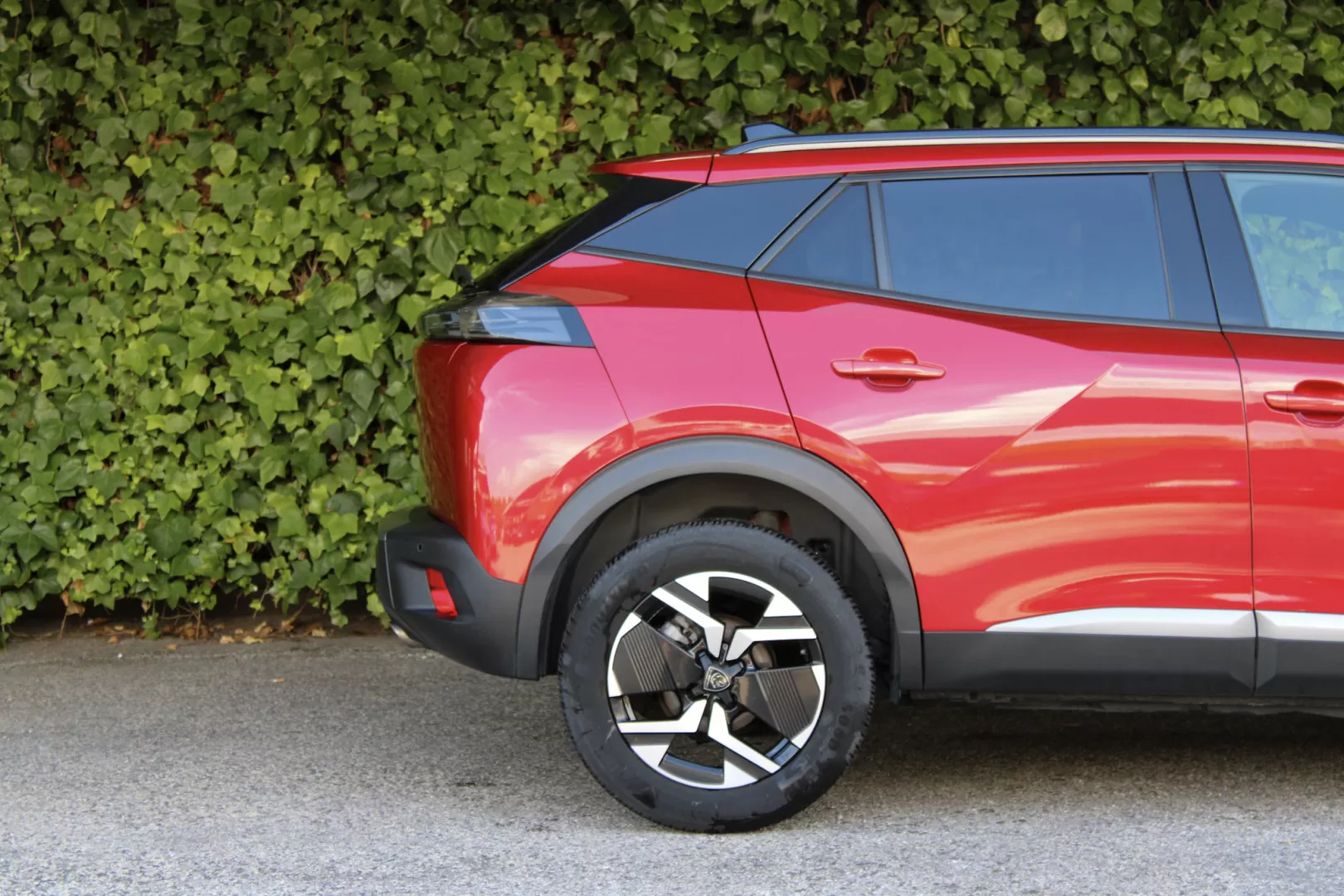 Peugeot 2008 1.2 PureTech Allure - foto 4