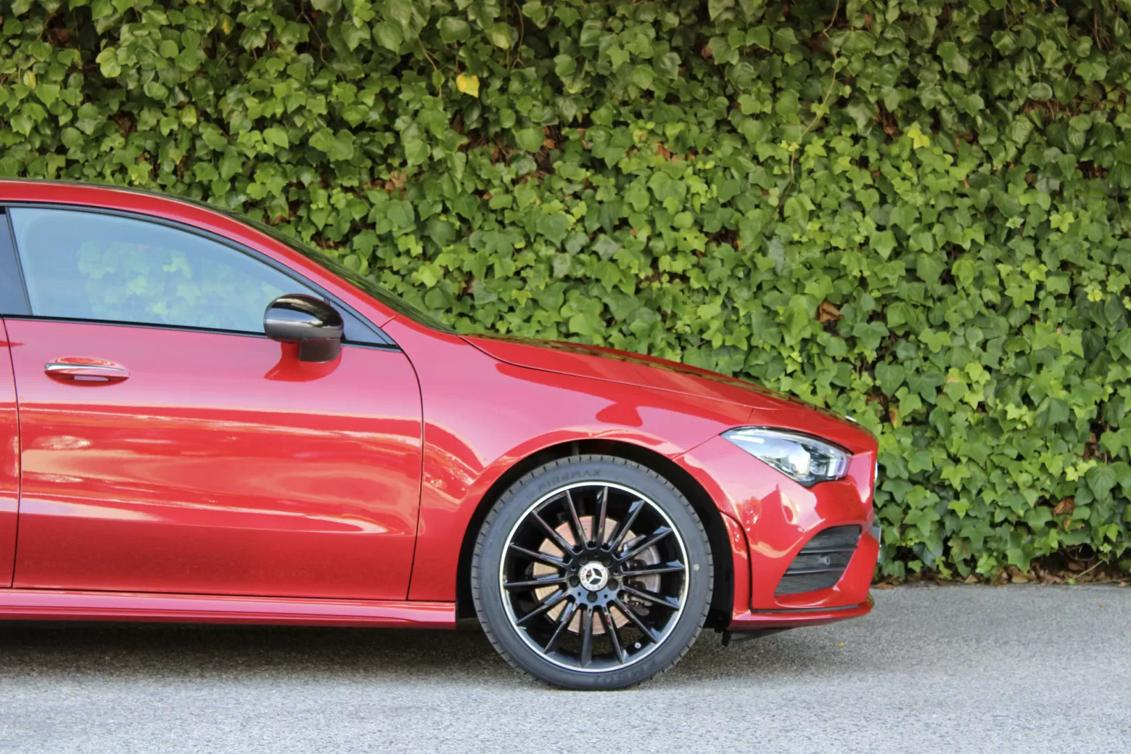 Mercedes-Benz CLA 250 e Shooting Brake AMG Line - foto 5