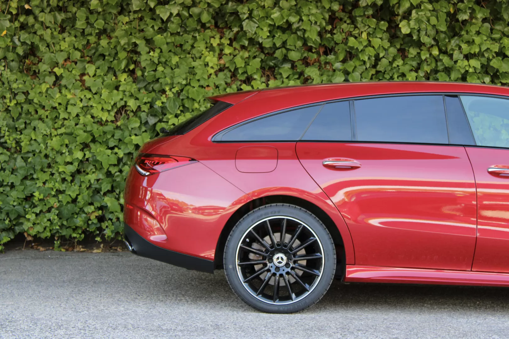 Mercedes-Benz CLA 250 e Shooting Brake AMG Line - foto 4