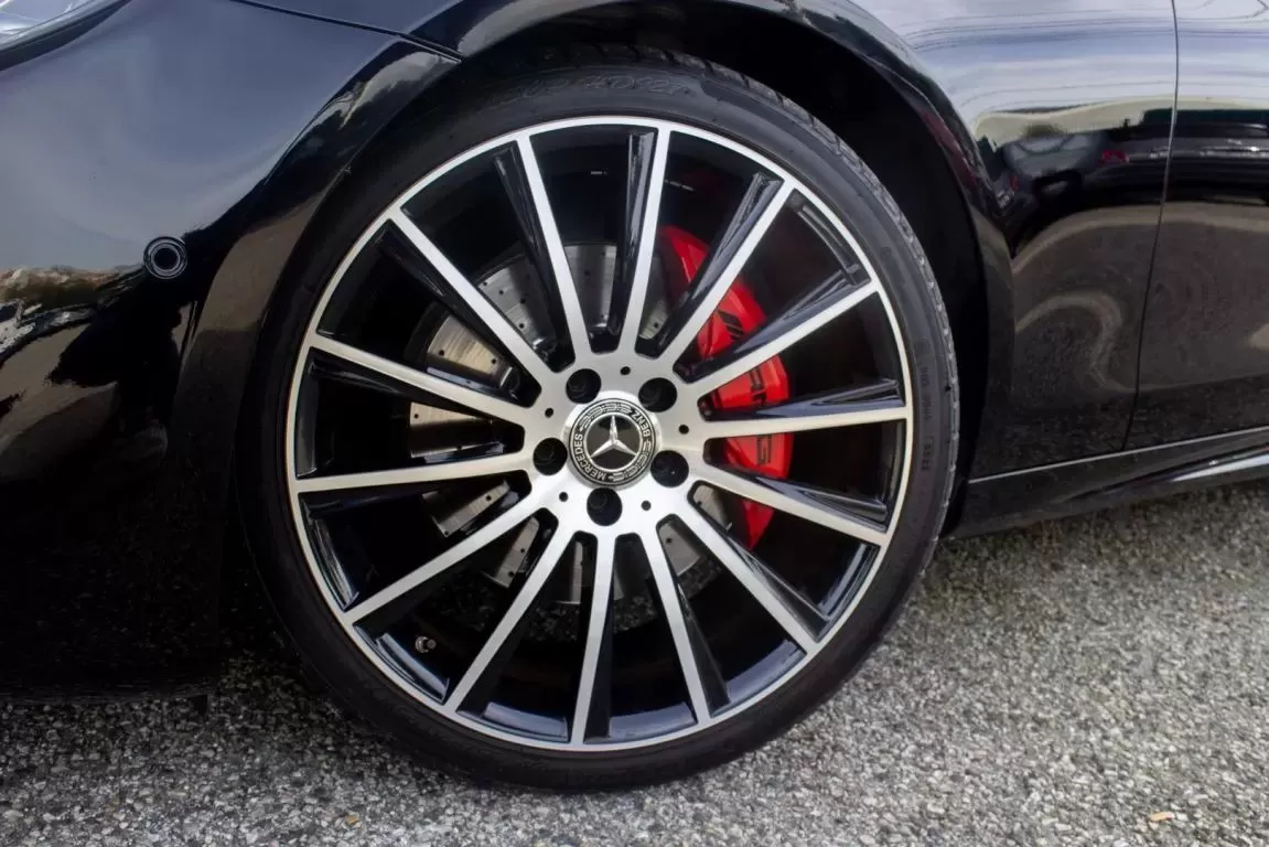 Mercedes-Benz E 300 d AMG Line - foto 5