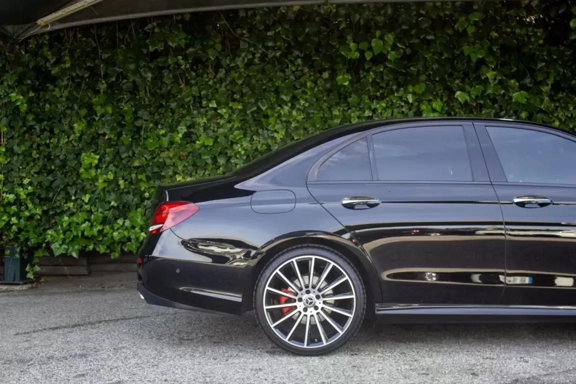 Mercedes-Benz E 300 d AMG Line - foto 6