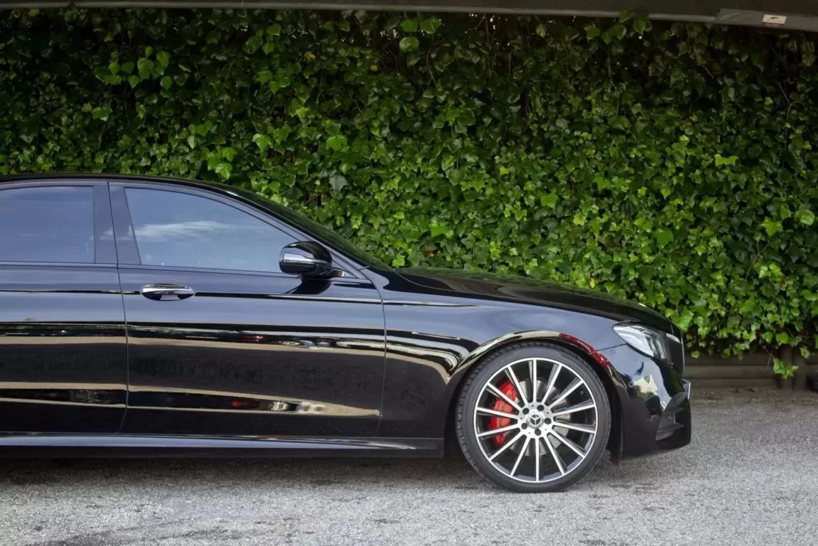 Mercedes-Benz E 300 d AMG Line - foto 7