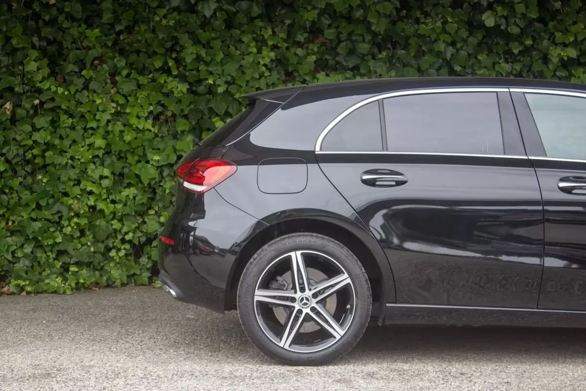 Mercedes-Benz A 250 e AMG Line - foto 4