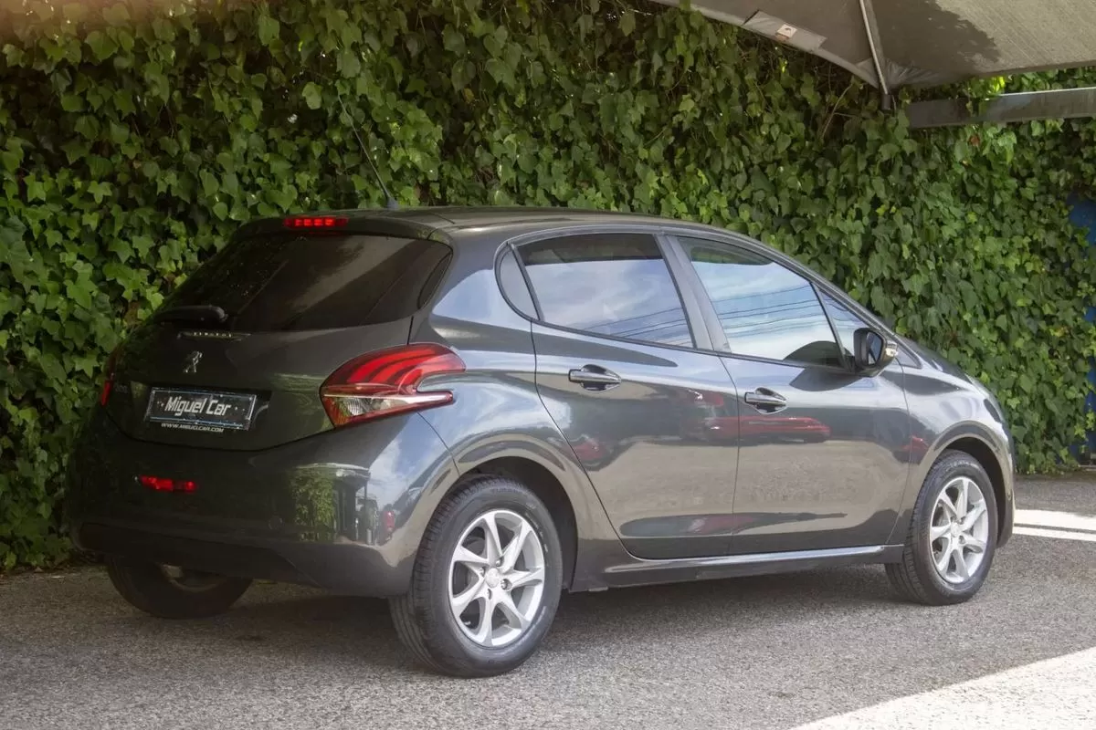Peugeot 208 1.4 HDi Active - foto 8