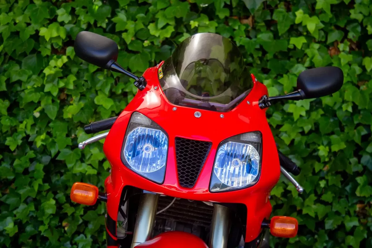 Honda VTR 1000 SP1 - foto 2