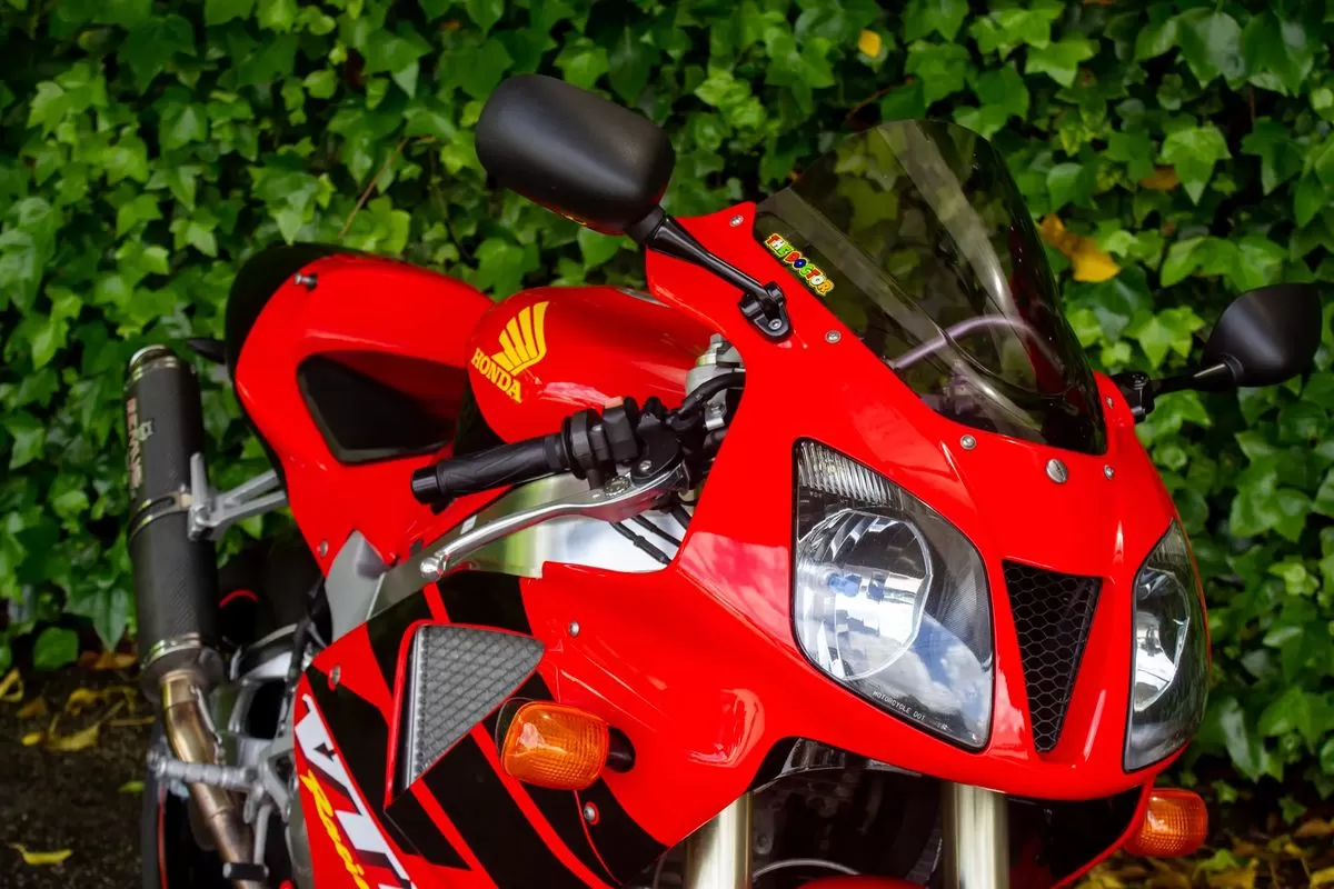 Honda VTR 1000 SP1 - foto 3