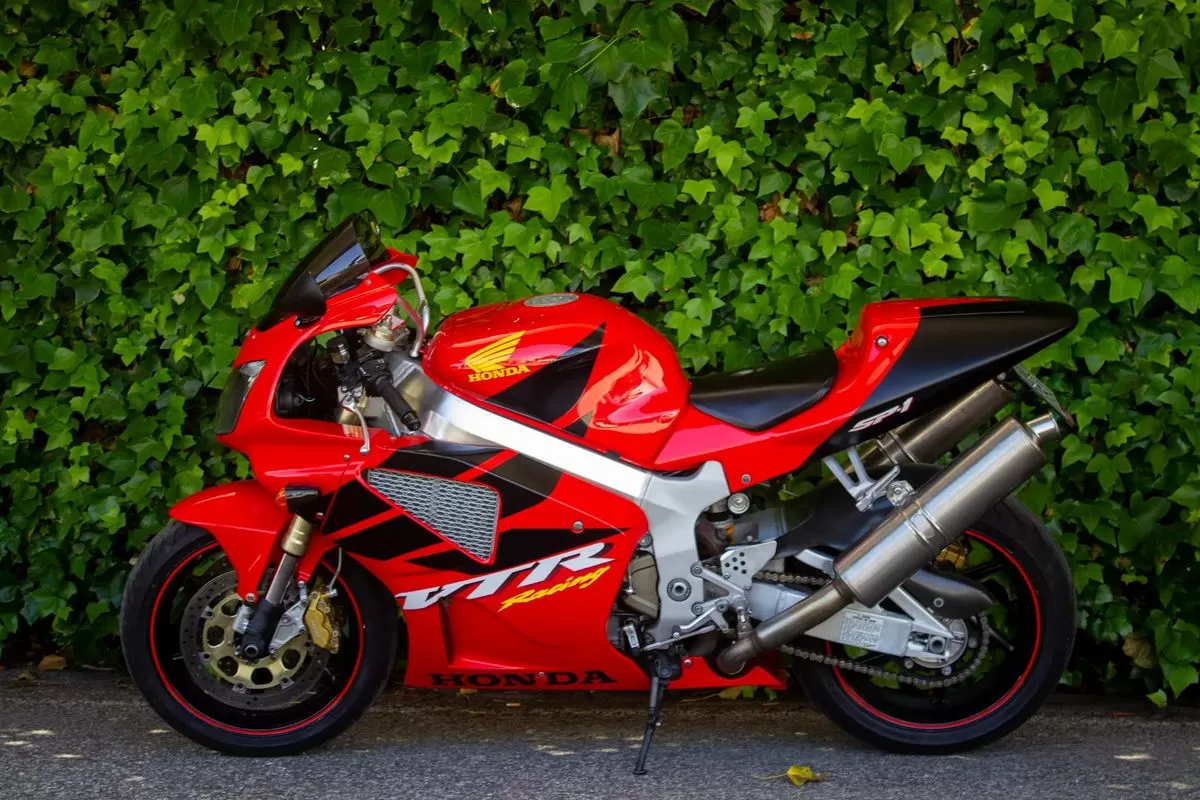 Honda VTR 1000 SP1 - foto 4