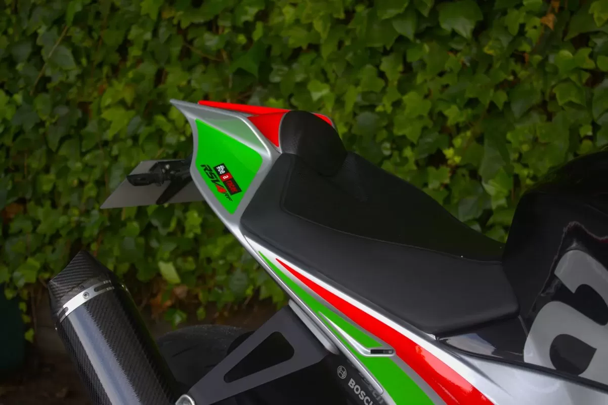 Aprilia RSV 4 RF - foto 4