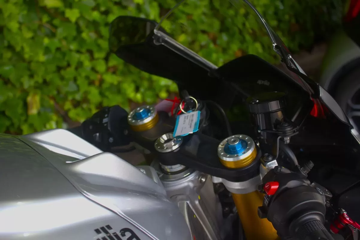 Aprilia RSV 4 RF - foto 5