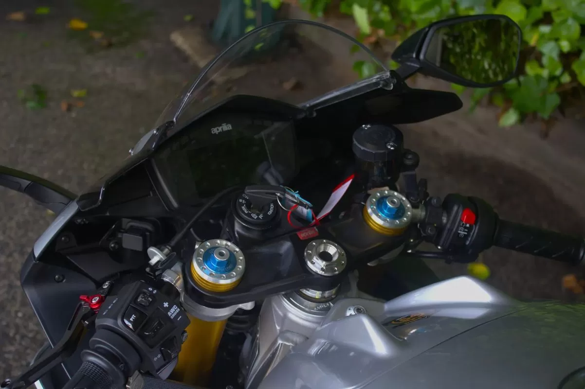 Aprilia RSV 4 RF - foto 8