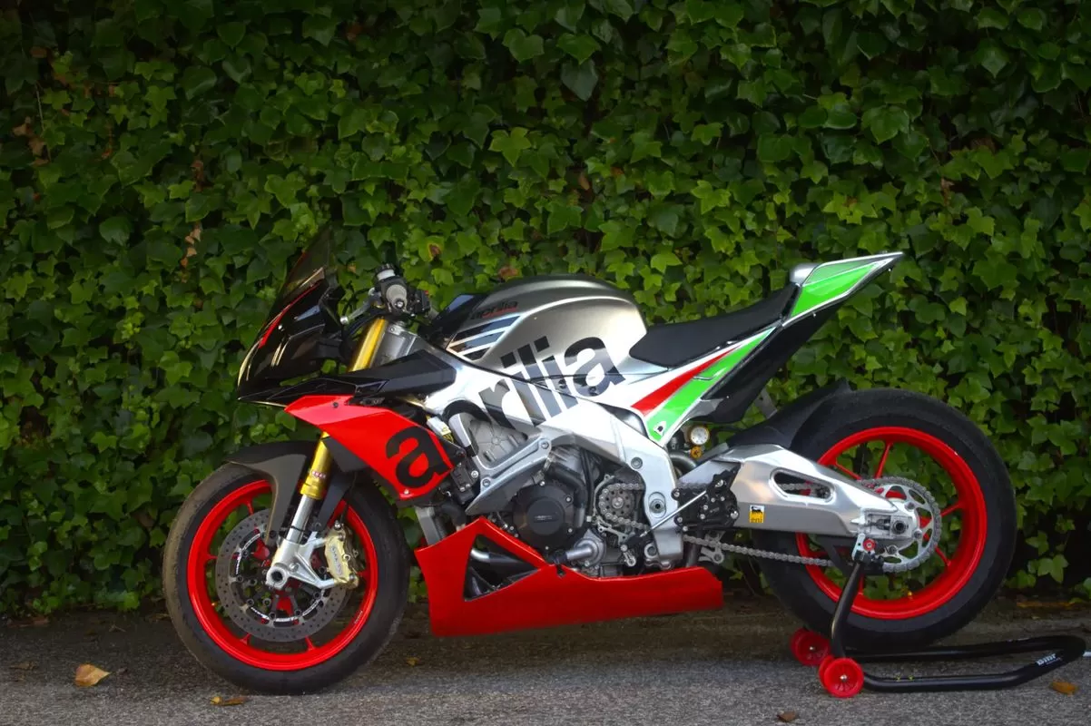 Aprilia Tuono V4 Track day - foto 2