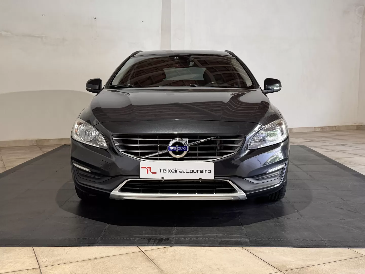 Volvo V60 2.0 D3 Momentum - foto 2