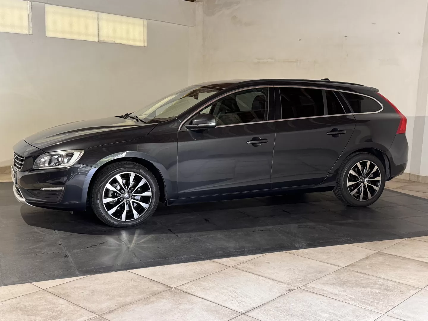 Volvo V60 2.0 D3 Momentum - foto 4