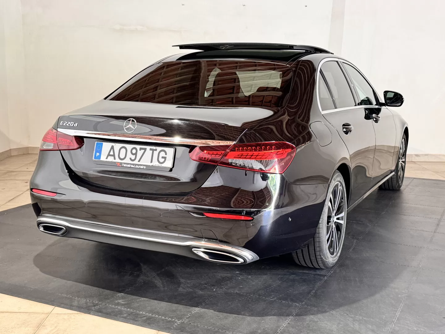 Mercedes-Benz E 220 d Avantgarde - foto 6
