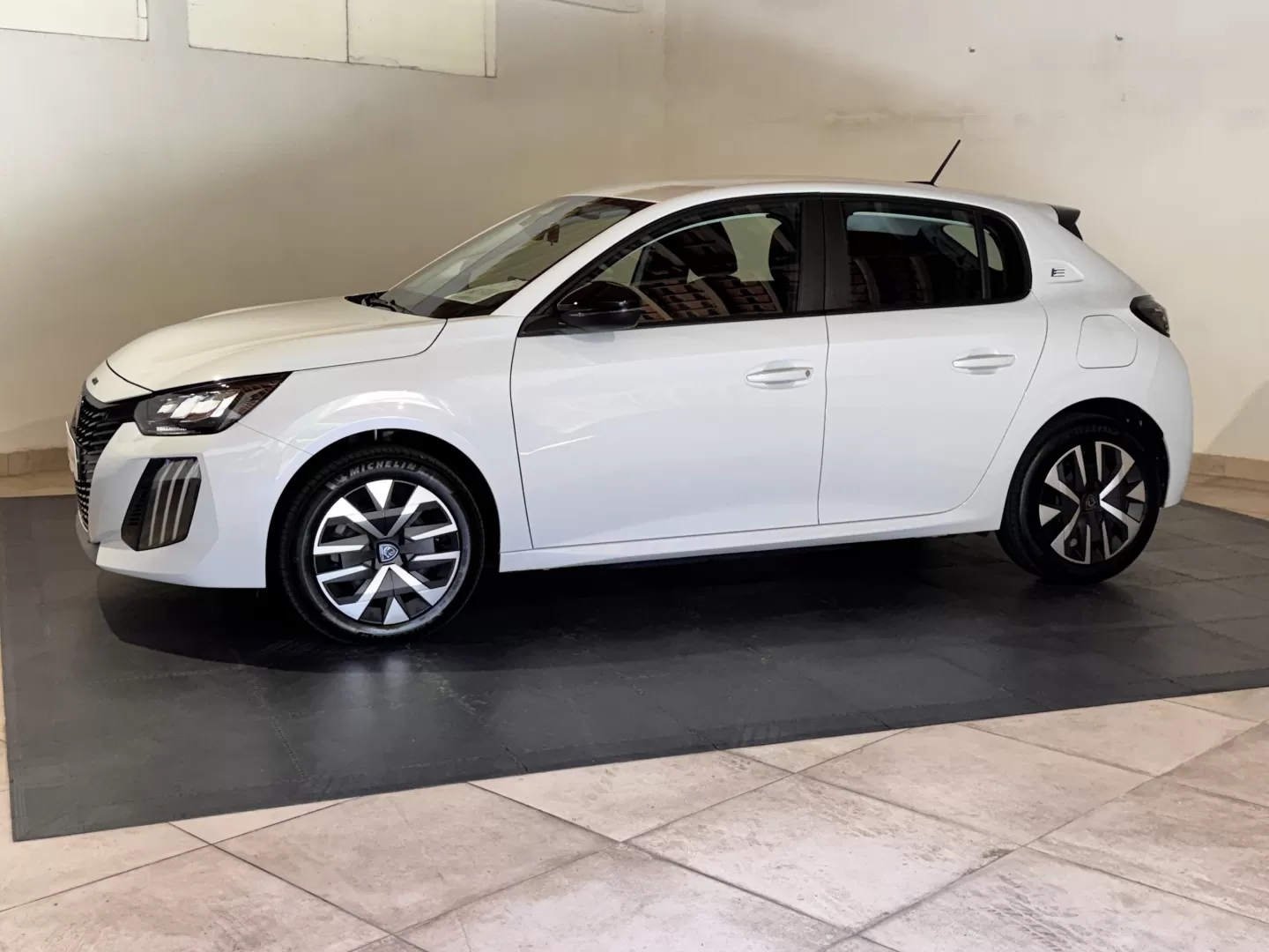 Peugeot e-208 51 kWh Style - foto 4