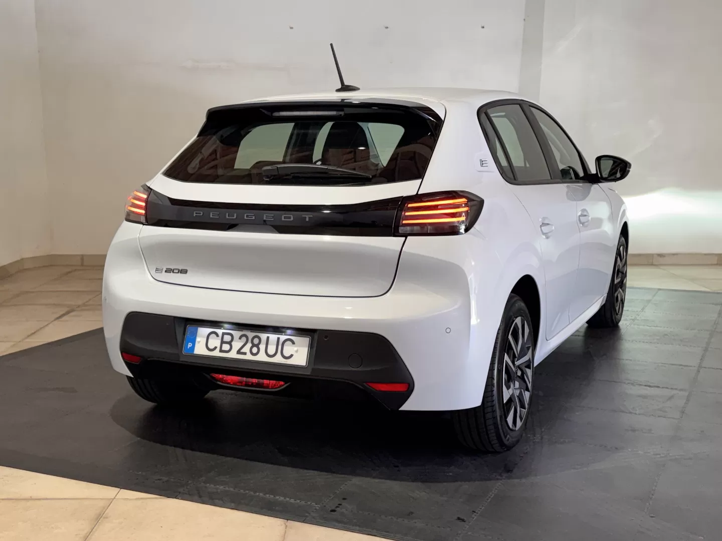 Peugeot e-208 51 kWh Style - foto 5