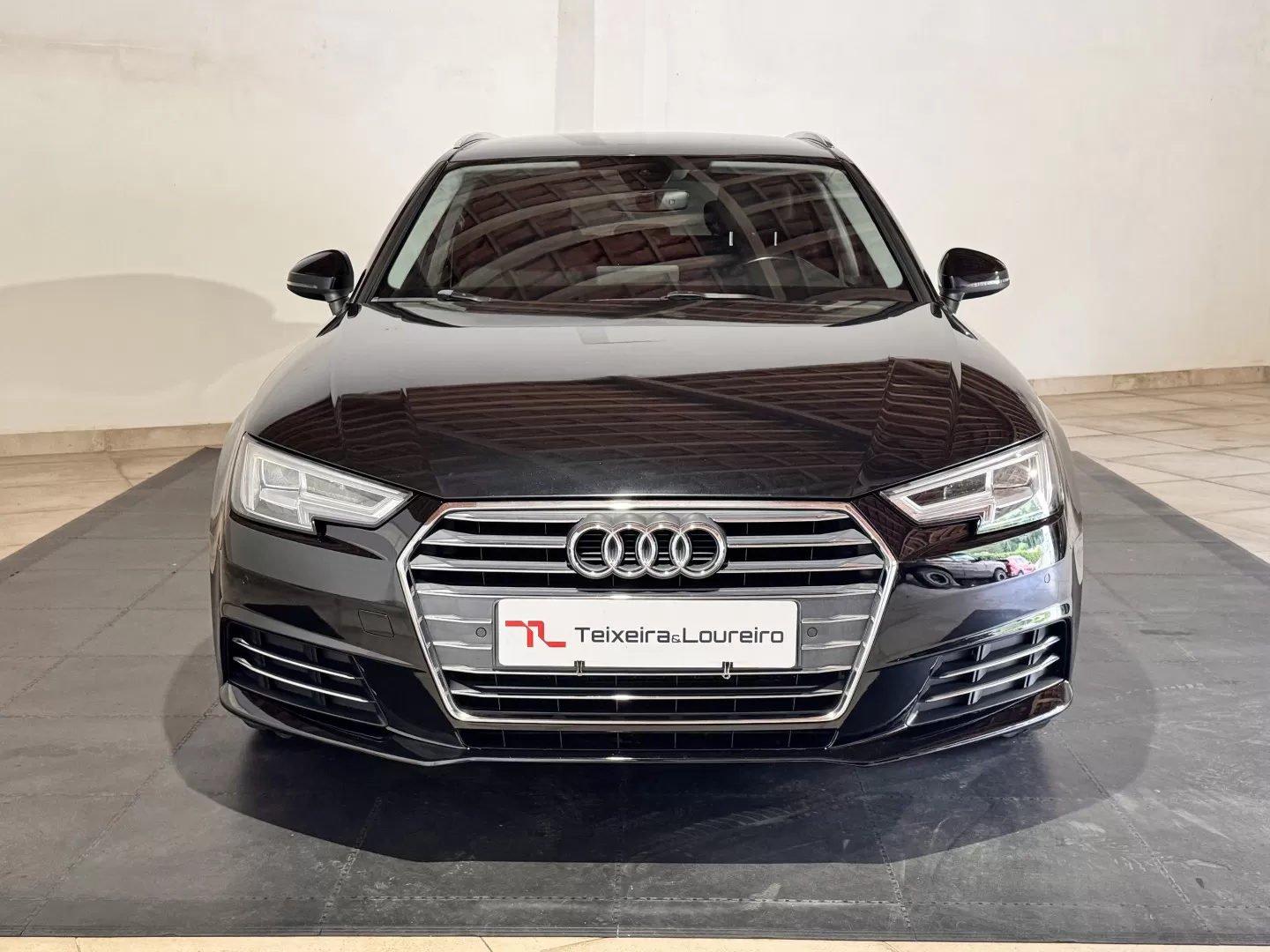 Audi A4 Avant 2.0 TDi Business Line Sport - foto 2