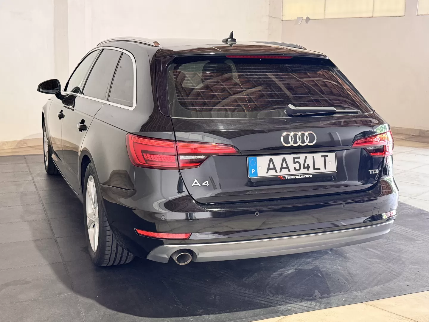 Audi A4 Avant 2.0 TDi Business Line Sport - foto 7