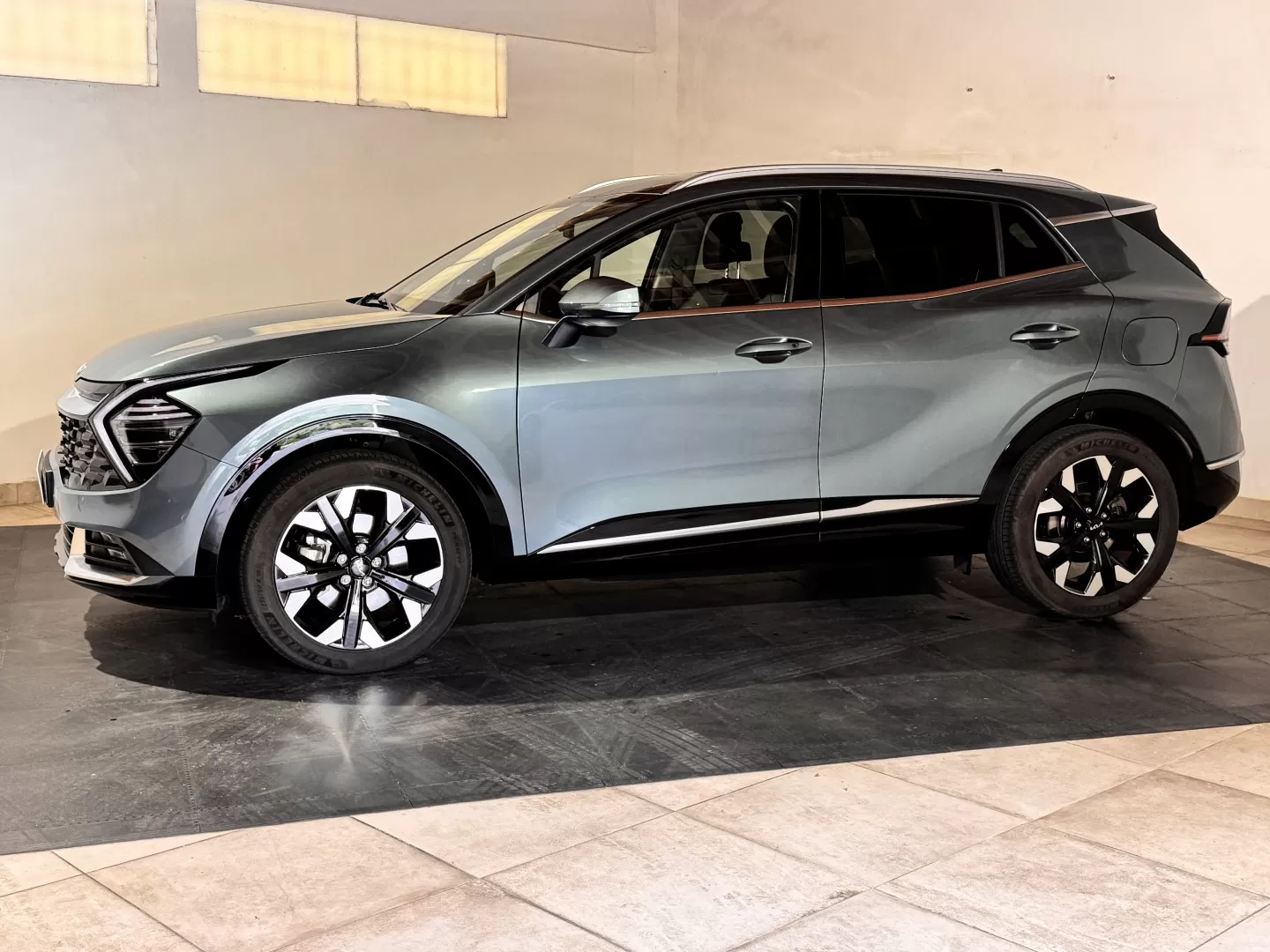 Kia Sportage 1.6 T-GDi PHEV Tech - foto 4