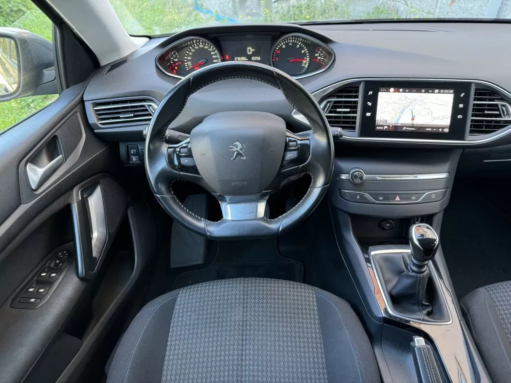 Peugeot 308 SW 1.2 PureTech Style - foto 8