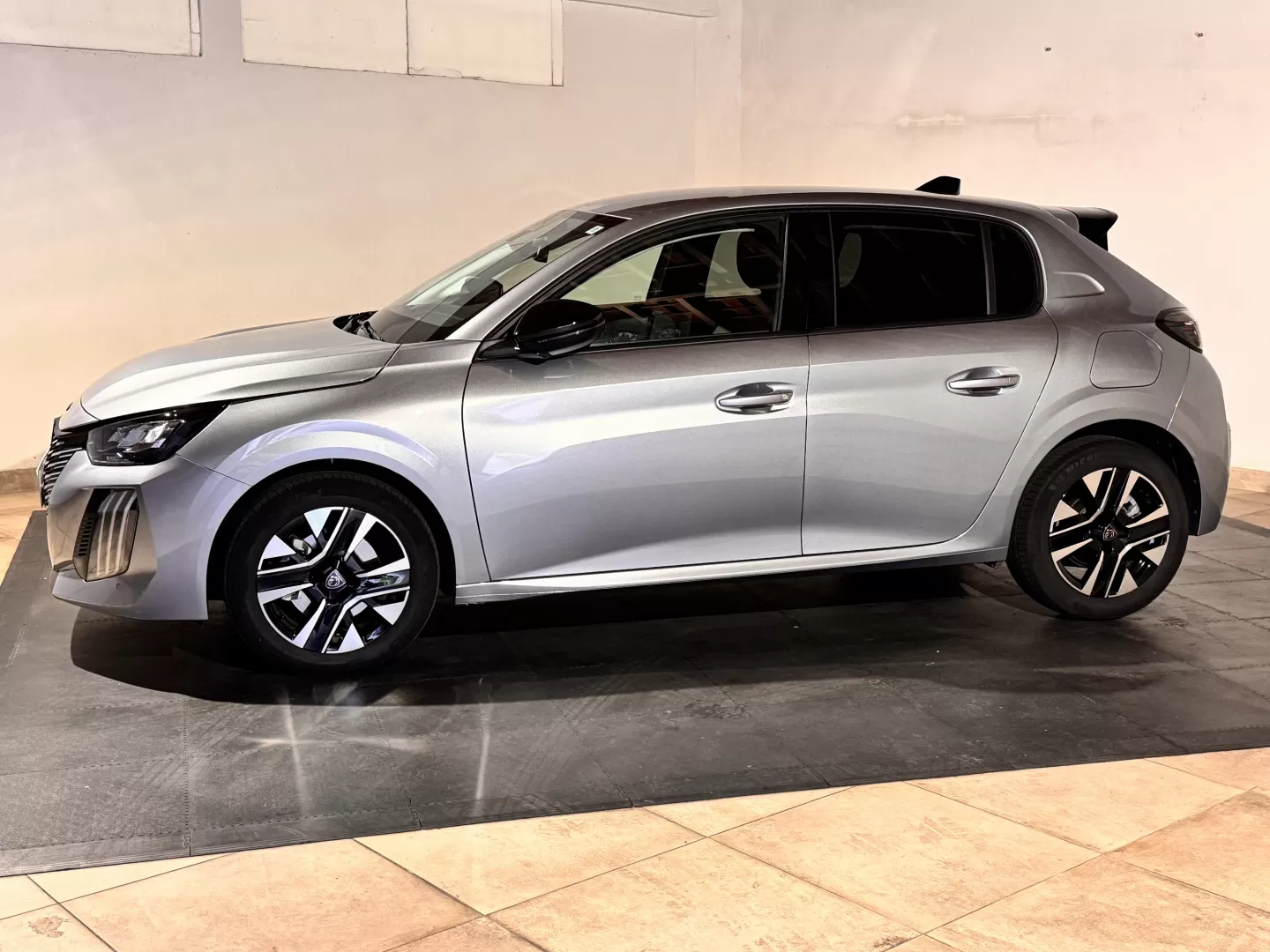 Peugeot 208 1.2 Hybrid Allure e-DCS6 - foto 4
