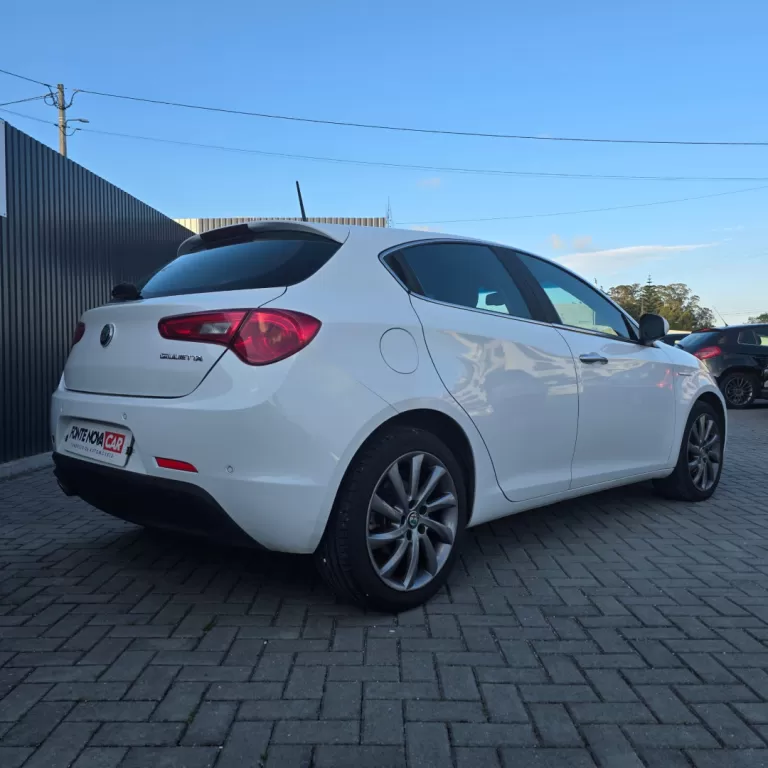 Alfa Romeo Giulietta 1.6 JTDm EXCLUSIVE - foto 5