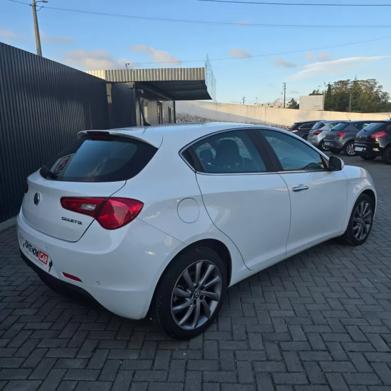 Alfa Romeo Giulietta 1.6 JTDm EXCLUSIVE - foto 7