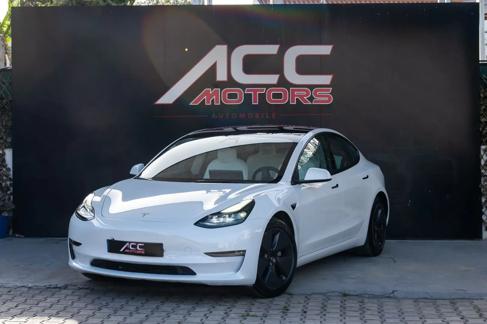 Tesla Model 3 - foto 2