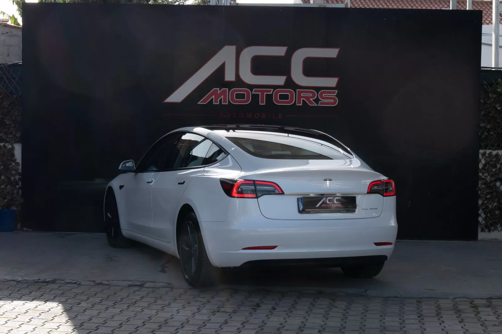 Tesla Model 3 - foto 5